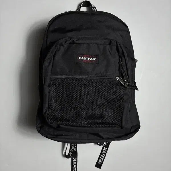 [BUNJANG] Eastpak 19FW Logo Patch Casual Black Backpack PR2344 / 이스트팩 19FW 로고 패치 캐주얼 블랙 백팩 PR2344