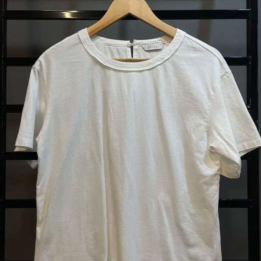 [BUNJANG] MOTHAN Crewneck Short-Sleeve T-Shirt White Size S / [66] MOTHAN 크루넥 반팔 티셔츠 화이트 2.5