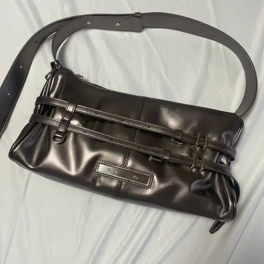 [BUNJANG] Matinkim Belted Shoulder Bag / 마뗑킴 벨티드 숄더백