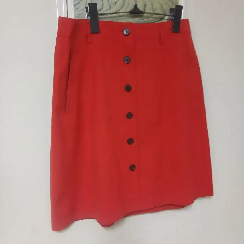 [BUNJANG] Hazzys Red Button A-Line Skirt / 헤지스 레드버튼 A라인 스커트