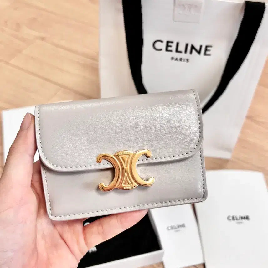 [BUNJANG] Celine Triomphe Flap Card Holder Soft Grey / 셀린느 트리옹프 플랩 카드지갑 (소프트그레이)