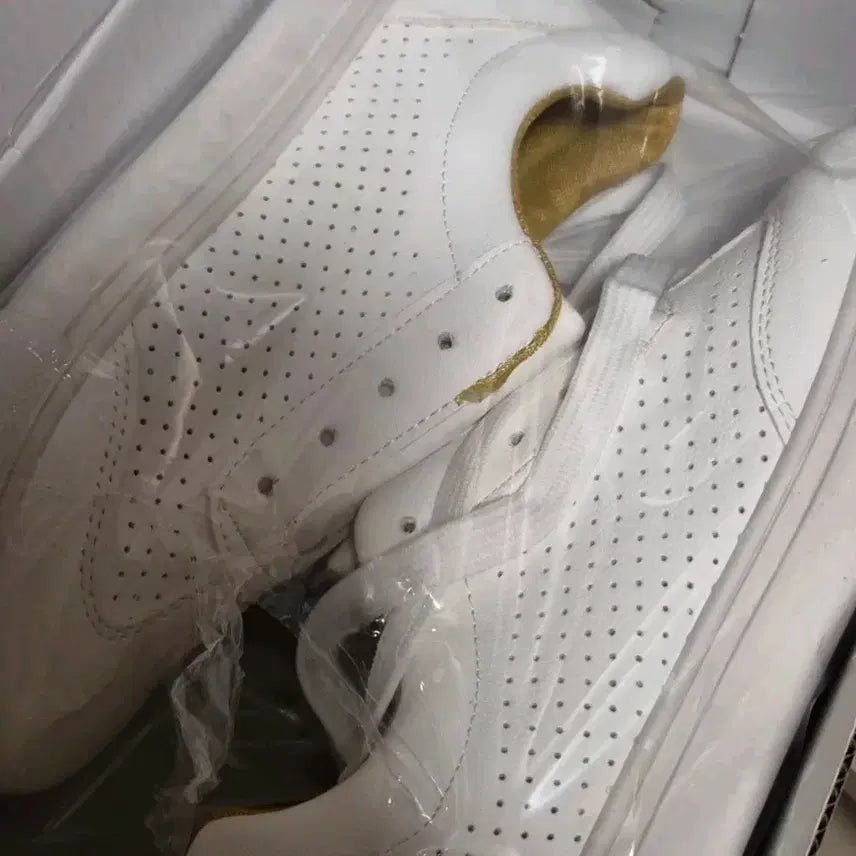 [BUNJANG] White Sneakers Size 230 / 화이트 스니커즈 230