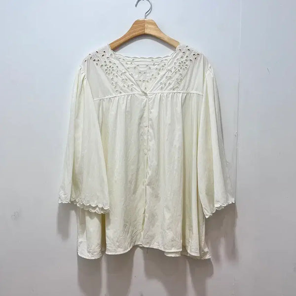 [BUNJANG] Japan Brand Punching Detail Blouse / Japan brand 일본 브랜드 펀칭 디테일 블라우스 (여성 Fre