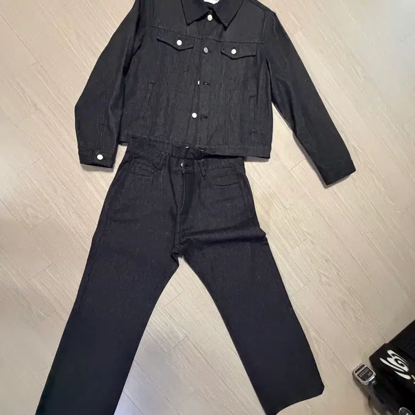 [BUNJANG] Decolloso Nox Denim Trucker Setup [Non-Fade Black] / 데꼬로소 녹스 데님 트러커 셋업 [논페이드 블랙]