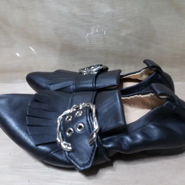 [BUNJANG] Terhi Polki Silver Emblem Flat Shoes Black Loafers / 후루룩구제2 235 테르히폴키 은장 플랫슈즈 블랙 구두 로퍼260712