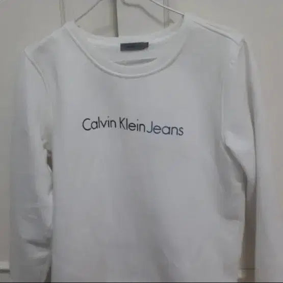 [BUNJANG] Calvin Klein Fleece Sweatshirt White / 캘빈클라인 기모 맨투맨 화이트