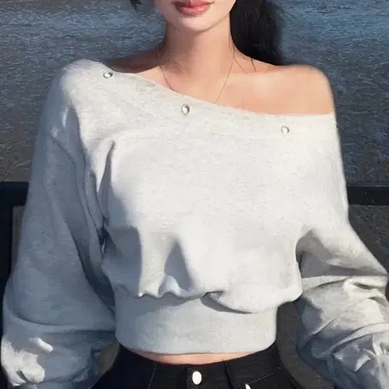 [BUNJANG] Off-Shoulder Crop Sweatshirt / 오프숄더 크롭 맨투맨