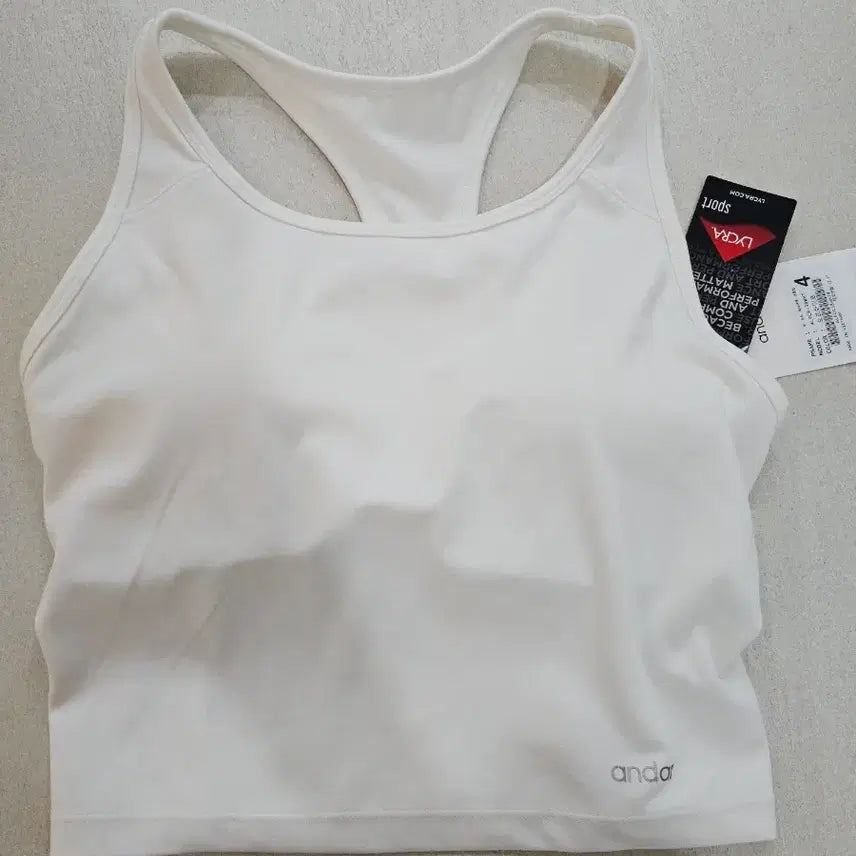 [BUNJANG] Andar Racerback Crop Top White Size 4 / 안다르  레이서백 크롭탑 화이트 4