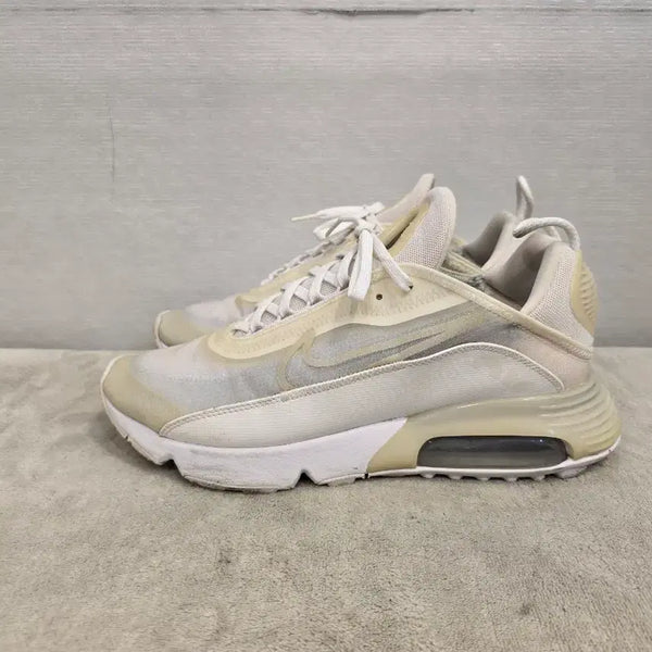 [BUNJANG] Nike Air Max 2090 White Sneakers / 나이키 에어맥스 2090 화이트 운동화 270