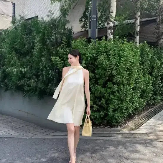 [BUNJANG] Lafla Roanna Halter Dress Ivory / 라플라 로안나 홀터 드레스