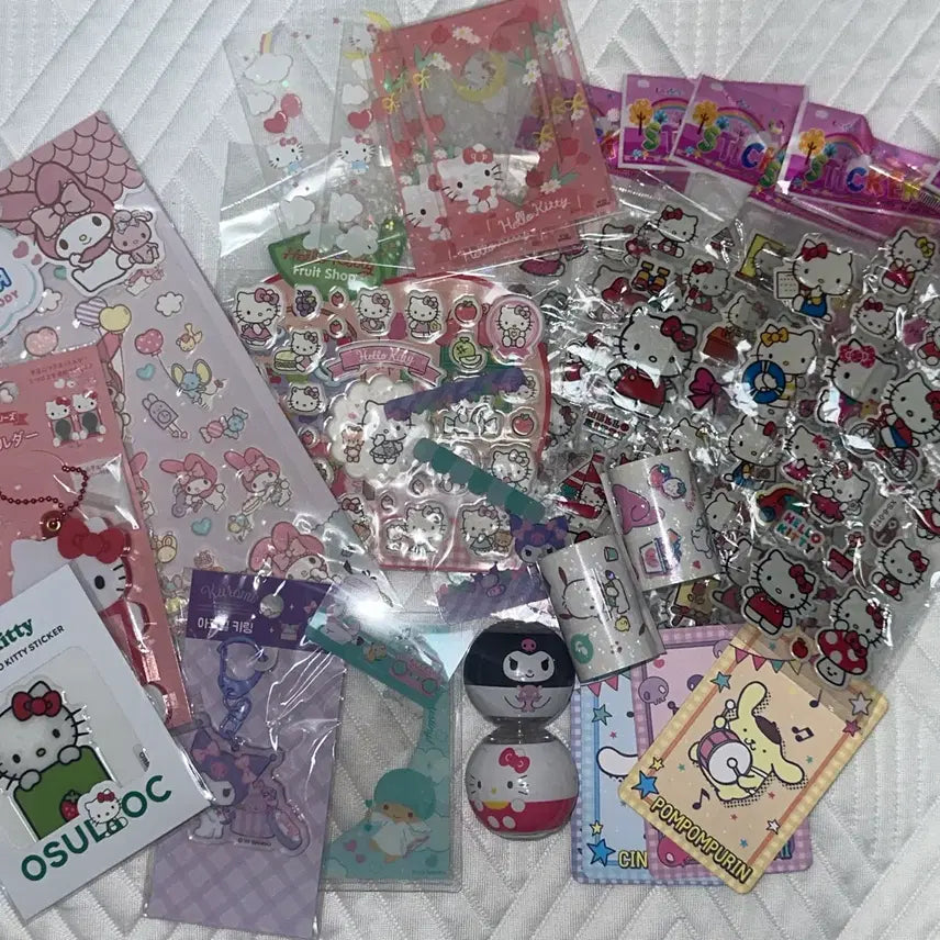 [BUNJANG] Sanrio Hello Kitty Kuromi My Melody Sticker Keyring Stationery Holder Bundle Set / 일괄 급처 산리오 헬로키티 쿠로미 마이멜로디 스티커 키링 문구 홀더