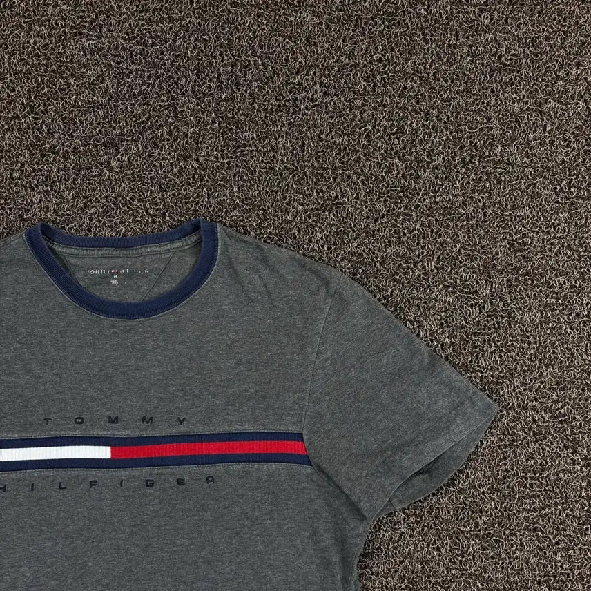[BUNJANG] Tommy Hilfiger Center Logo Charcoal T-Shirt / 타미힐피거 센터로고 차콜 반팔티