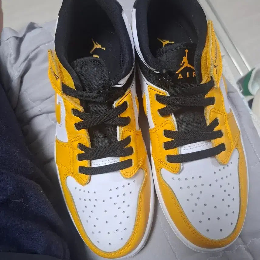 [BUNJANG] Nike Air Jordan 1 Low Flyease Taxi / 나이키 에어조던1 로우 플라이이즈