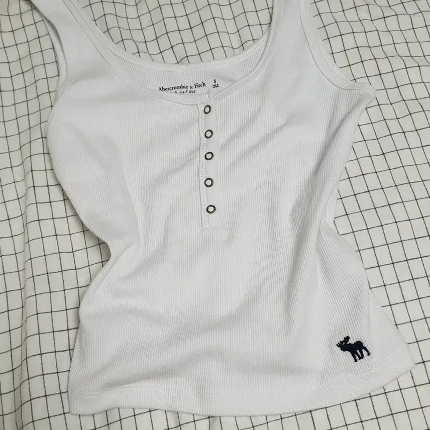 [BUNJANG] Abercrombie & Fitch Henry Neck Sleeveless Top White / 아베크롬비앤피치 헨리넥 나시 화이트