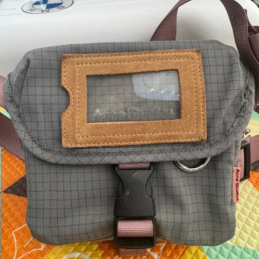 [BUNJANG] Acne Studios Neck Label Crossbody Bag / 아크네스튜디오 네임텍 크로스 백