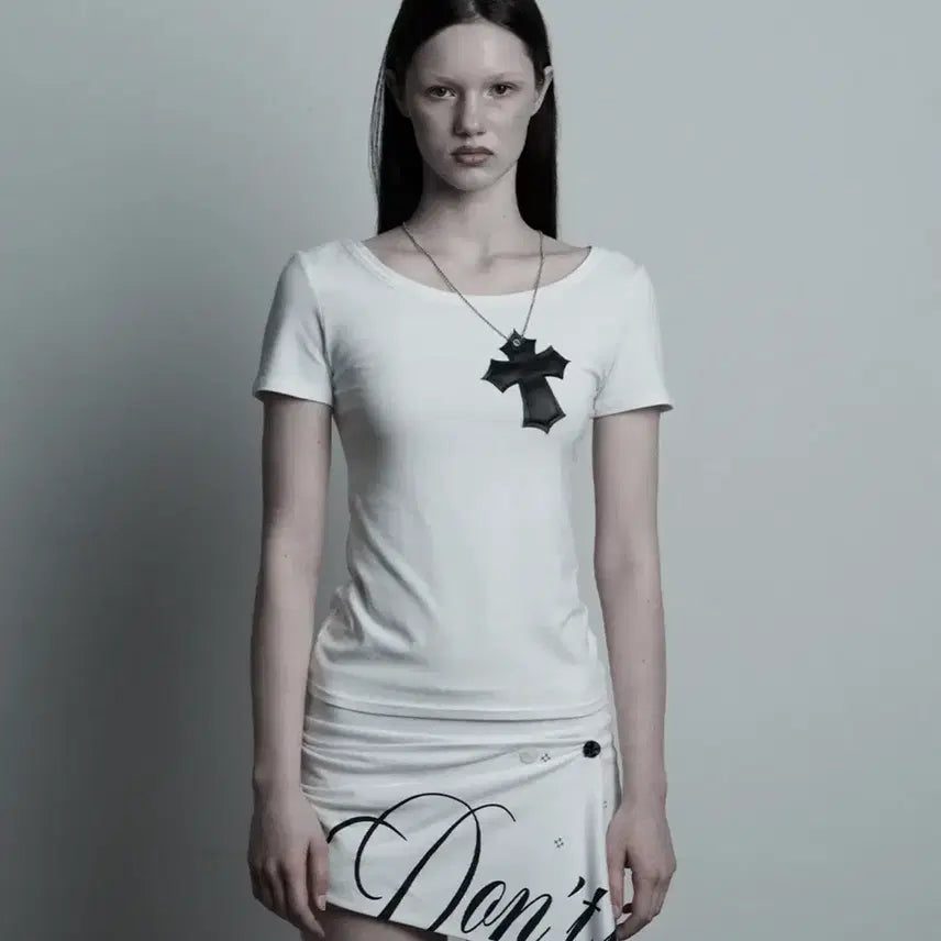 [BUNJANG] Ilio White Leather Cross T-shirt / 일리오 화이트 레더 크로스 티셔츠