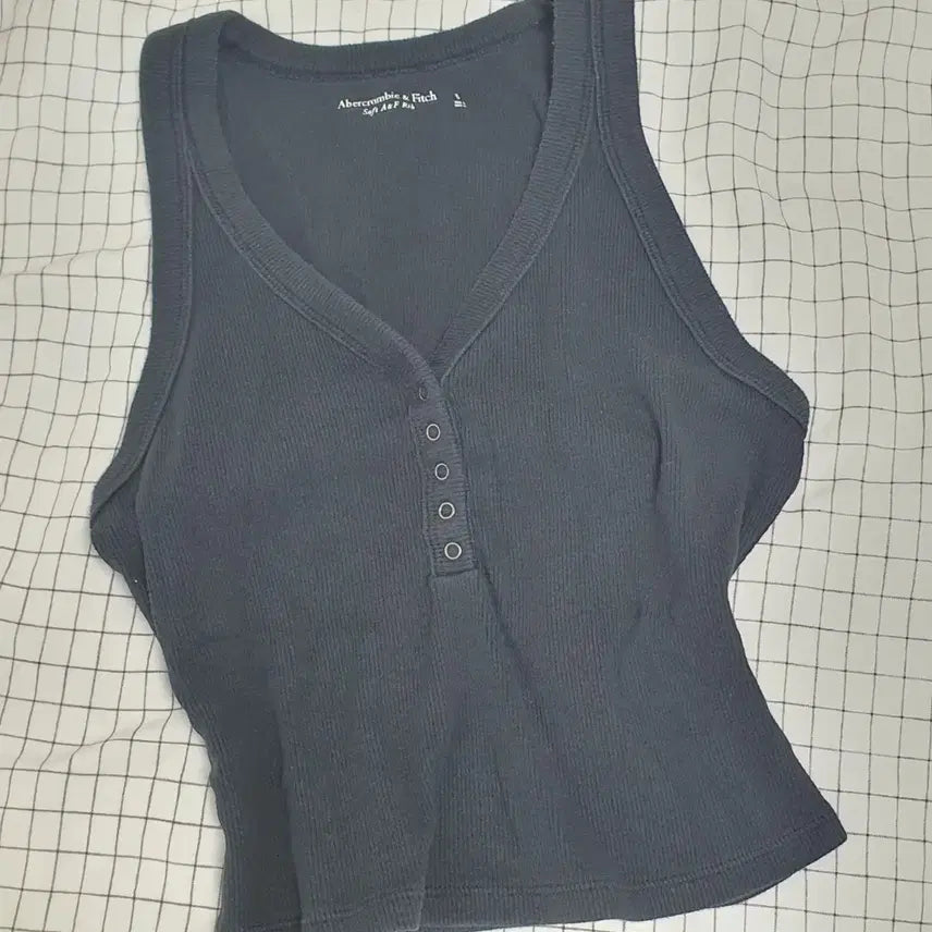 [BUNJANG] Abercrombie & Fitch Vintage Henry Neck Sleeveless Top (Black) / 짱이쁜 빈티지 아베크롬비 헨리넥 나시(블랙)