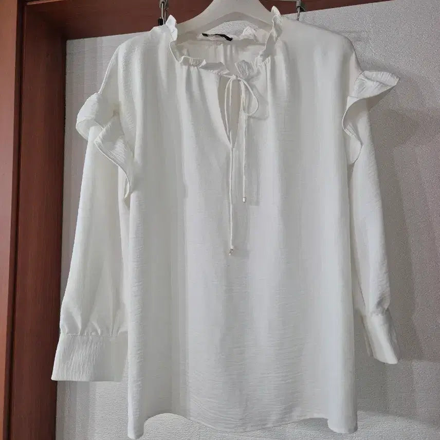 [BUNJANG] Tommy Hilfiger White Blouse / 타미힐피거 블라우스