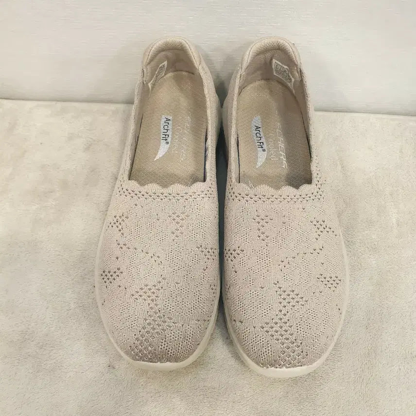 [BUNJANG] Skechers Arch Fit Beige Women's Sneakers Size 250 / 스케쳐스 아치핏 250 베이지 여성 스니커즈