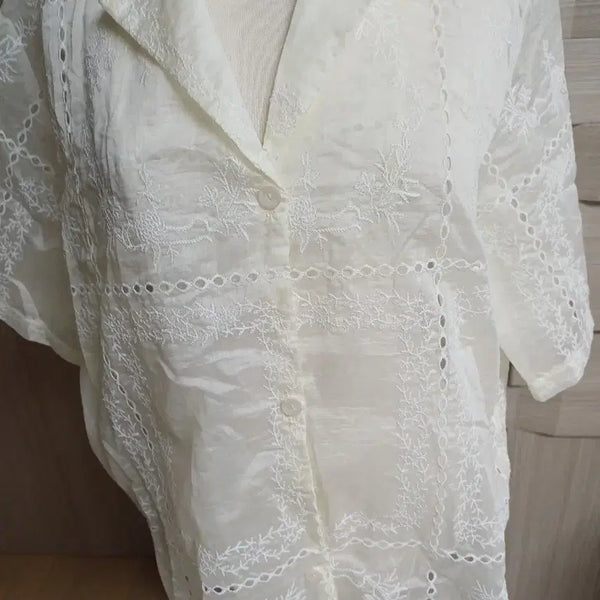 [BUNJANG] Ivory Embroidered Mesh Blouse / 아이보리 자수망사 블라우스