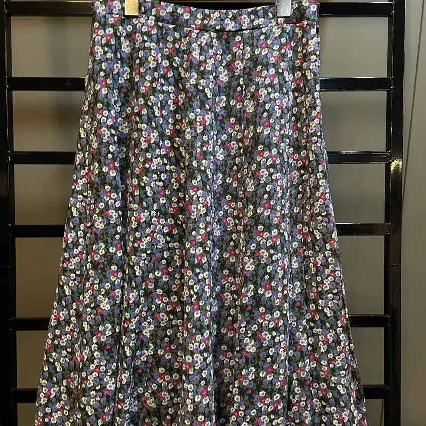 [BUNJANG] Vintage Flower Pattern Flare Skirt (Black) / [빈티지] 플라워 패턴 플레어 스커트 (블랙) 2.9