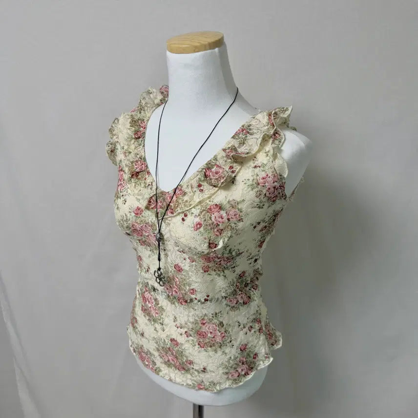 [BUNJANG] Liz Lisa Classic Rose Lace Frill Sleeveless Blouse / 리즈리사 고전 로즈 레이스 플라워 프릴 탑 나시 블라우스 히메갸루 모리걸