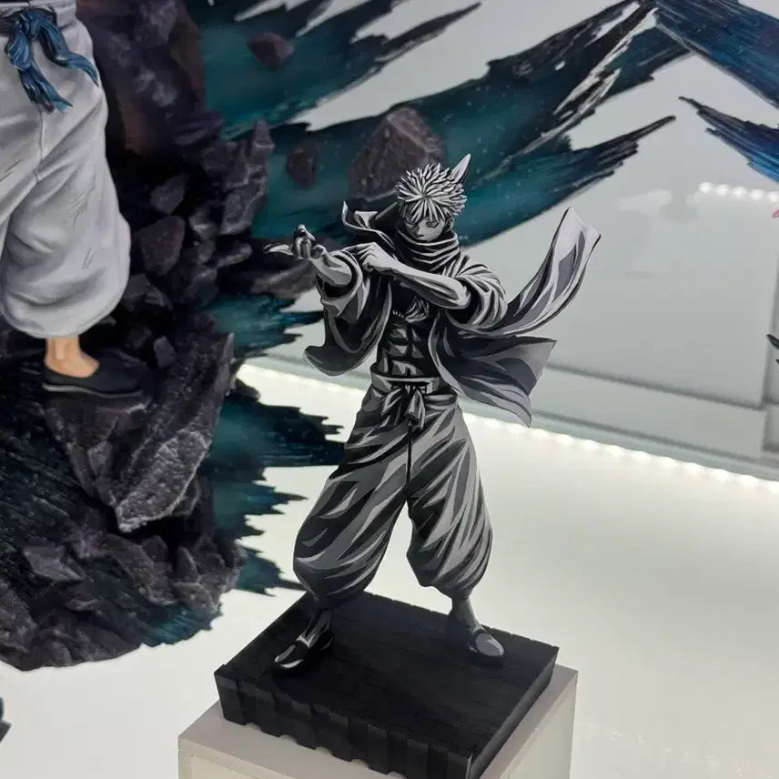 [BUNJANG] Jujutsu Kaisen Gojo Satoru Repainted Figure (Black & White) / 당주고죠 점프 고죠 리페인팅 흑백제품 판매합니다