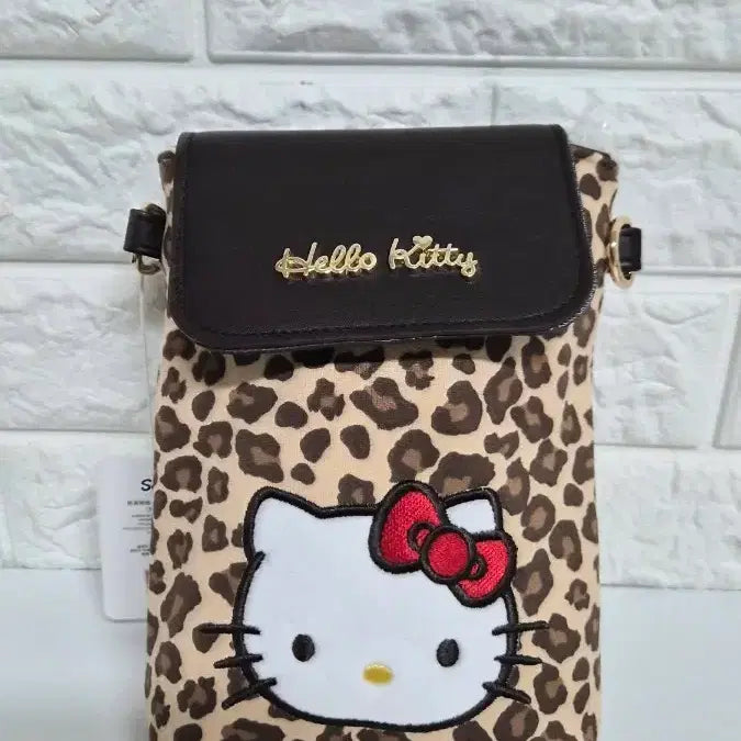 [BUNJANG] Hello Kitty Leopard Print Crossbody Bag / 헬로키티 호피 무늬 크로스백