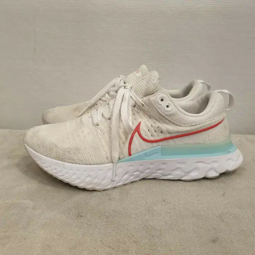 [BUNJANG] Nike React Infinity Flyknit 2 Sneakers 260 / 나이키 리액트 인피니티 플라이니트 2 운동화  260