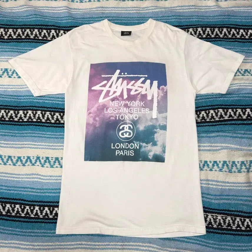 [BUNJANG] Stussy World Tour Sky Photo Printing T-Shirt / 스투시 월드 투어 스카이 포토 프린팅 반팔티