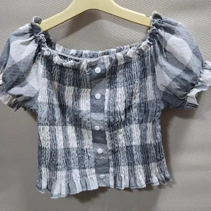 [BUNJANG] Check Shirring Off-Shoulder Blouse / 체크 셔링 오프숄더 블라우스95