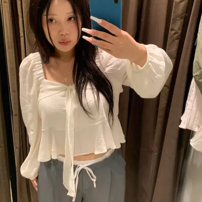 [BUNJANG] DAISY TWELVE Pino Ribbon Flare Banding Shirring Puff Long Sleeve Blouse / 데이지투엘 피노 리본 플레어 밴딩 셔링 퍼프 긴팔 블라우스