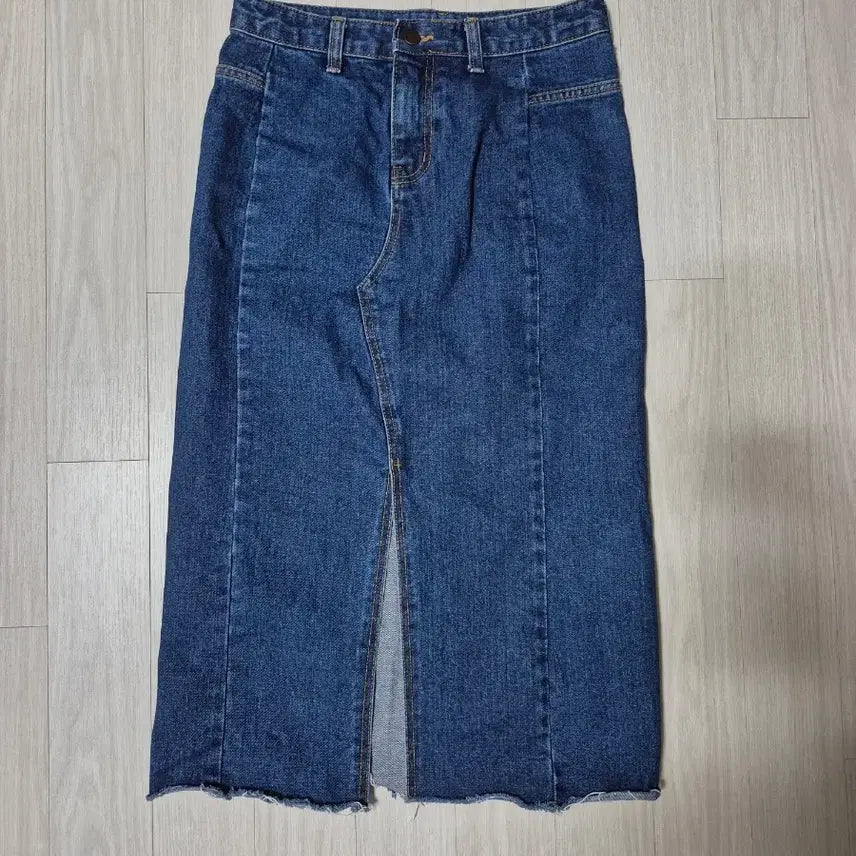 [BUNJANG] High-Waisted Denim Long Skirt / 일자 청치마 데님 롱스커트