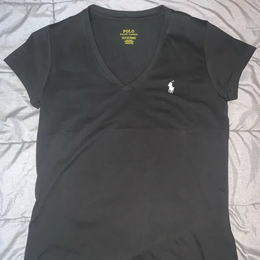 [BUNJANG] Polo Slim Fit V-Neck Short Sleeve T-Shirt Black / 폴로 슬림핏 브이넥 반팔티 블랙