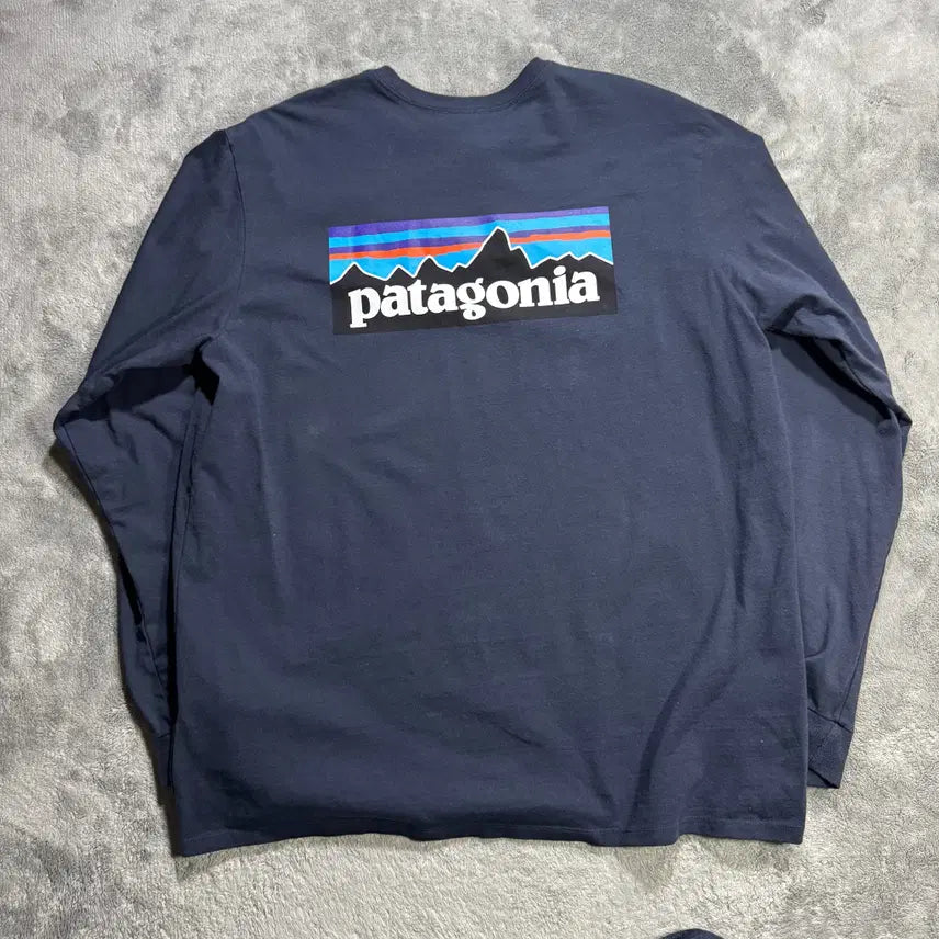 [BUNJANG] Patagonia Back Print Navy Long Sleeve Shirt / [L] 파타고니아 백프린팅 네이비 긴팔 롱슬리브