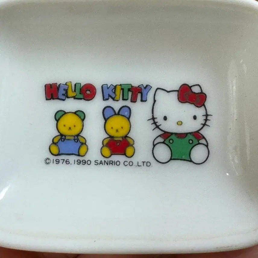 [BUNJANG] Sanrio Hello Kitty 1976 & 1990 Vintage Small Plates / 헬로키티 1976 1990 산리오 소  접시