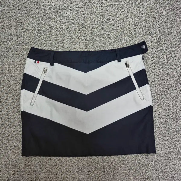 [BUNJANG] CASTELBAJAC Golf Skirt Navy V-Pattern Polyester / 까스텔바작 골프 스커트