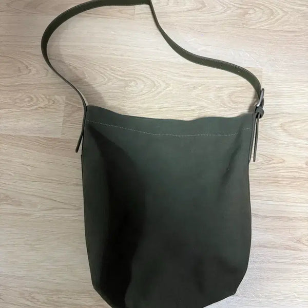 [BUNJANG] Hazzys Suede Shoulder Bag / 헤지스 스웨이드 숄더백