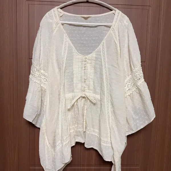 [BUNJANG] Mori Girl Hagumi Japanese Vintage Dot Rayon Blouse / 모리걸 하구미 일본 빈티지 도트 가오리핏 아이보리 레이스 블라우스