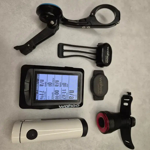 [BUNJANG] Wahoo ELEMNT GPS, Speed Cadence Sensor, K-EDGE Mount, Bontrager Ion 800R Light Bundle / 와후 엘리먼트 GPS, 스피드 케이던스 센서, 마운트, 본트레거 이온 R