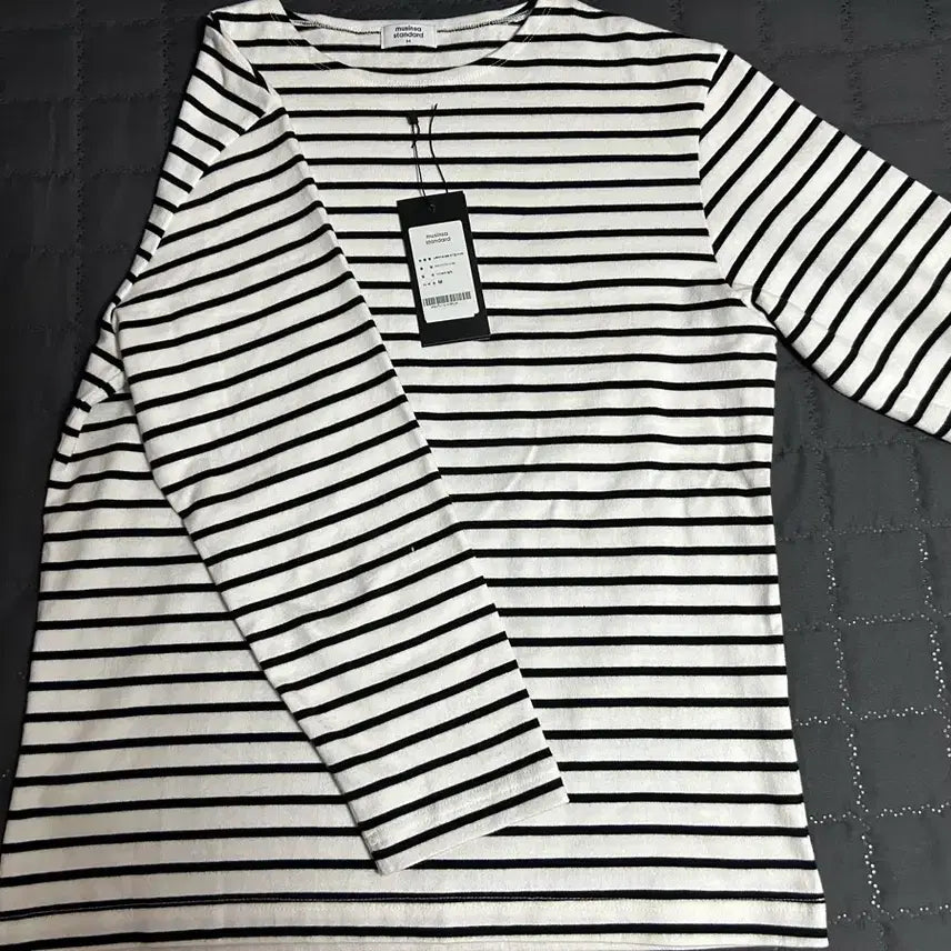 [BUNJANG] Mutantard Striped Boat Neck Long Sleeve T-Shirt Ivory/Black M / 무탠다드 스트라이프 보트 넥 긴소매 티셔츠 [아이보리/블랙] M
