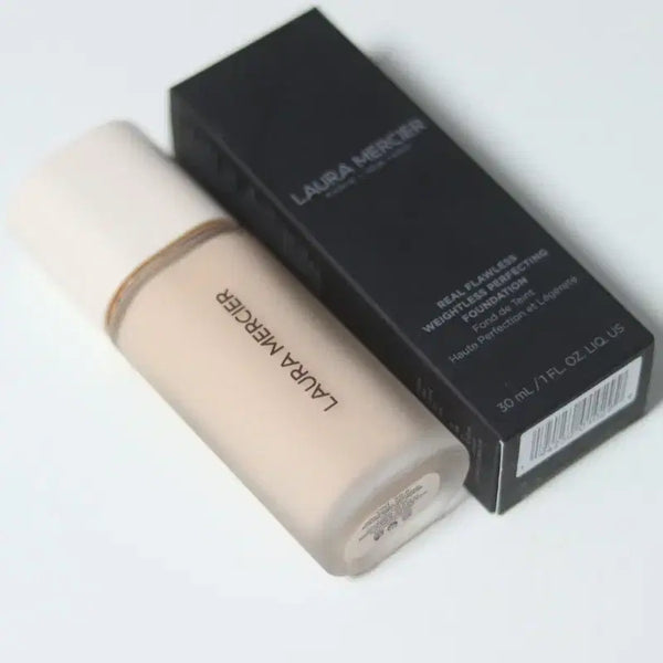 [BUNJANG] Laura Mercier Real Flawless Weightless Perfecting Foundation 0N1 Silk / 로라메르시에 리얼 플로리스 웨이트리스 퍼펙팅 파운데이션 0N1 실크