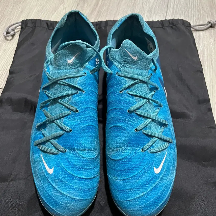 [BUNJANG] Nike Phantom GX 2 Pro AG Soccer Cleats (255) / 나이키 팬텀 GX2 프로 AG [255] 축구화