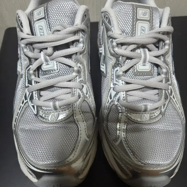 [BUNJANG] New Balance 740 Sneakers (US 5) - Fits US 5.5 / 뉴발란스 운동화 740 (220)크게 나와 225맞음