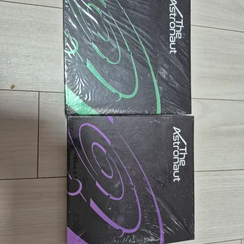 [BUNJANG] BTS Jin The Astronaut Album Green/Purple (Sealed) / 미개봉 진 (Jin) The Astronaut 앨범 그린/퍼플