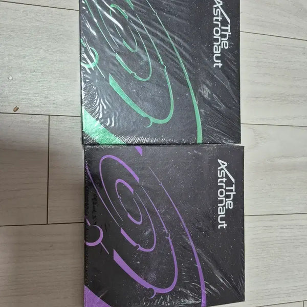 [BUNJANG] BTS Jin The Astronaut Album Green/Purple (Sealed) / 미개봉 진 (Jin) The Astronaut 앨범 그린/퍼플