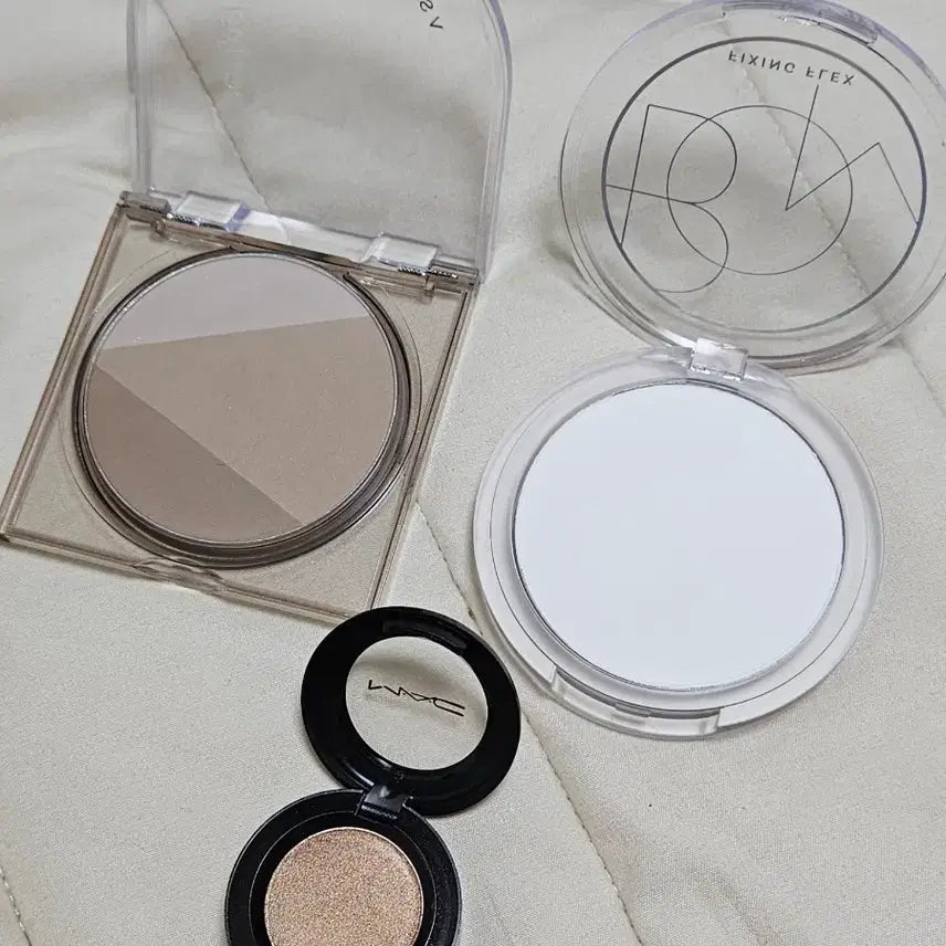 [BUNJANG] MAC Eyeshadow Woodwinked, Peripera Shading, BOM Powder Pact Bundle Set - New / 맥 섀도우 우드윙크드 / 페리페라 쉐딩 / 비오엠파우더팩트 일괄 새상품