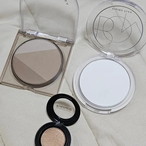 [BUNJANG] MAC Eyeshadow Woodwinked, Peripera Shading, BOM Powder Pact Bundle Set - New / 맥 섀도우 우드윙크드 / 페리페라 쉐딩 / 비오엠파우더팩트 일괄 새상품
