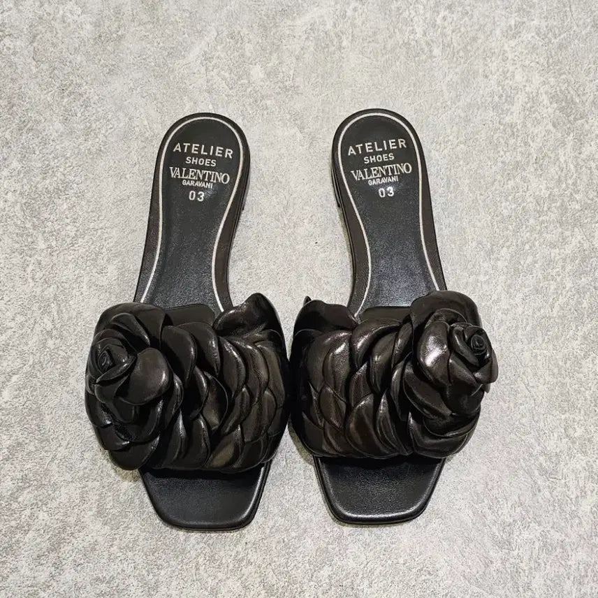 [BUNJANG] Valentino Atelier Rose Edition Mule Slide Sandals Black / [발렌티노] 아틀리에 로즈 에디션 뮬 슬라이드 샌들 _블랙(36)