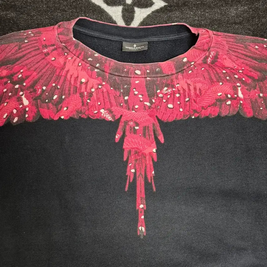 [BUNJANG] Marcelo Burlon Wing Crewneck Sweatshirt Black Red M / 마르셀로불온사비치 블랙 레드 날개 맨투맨
